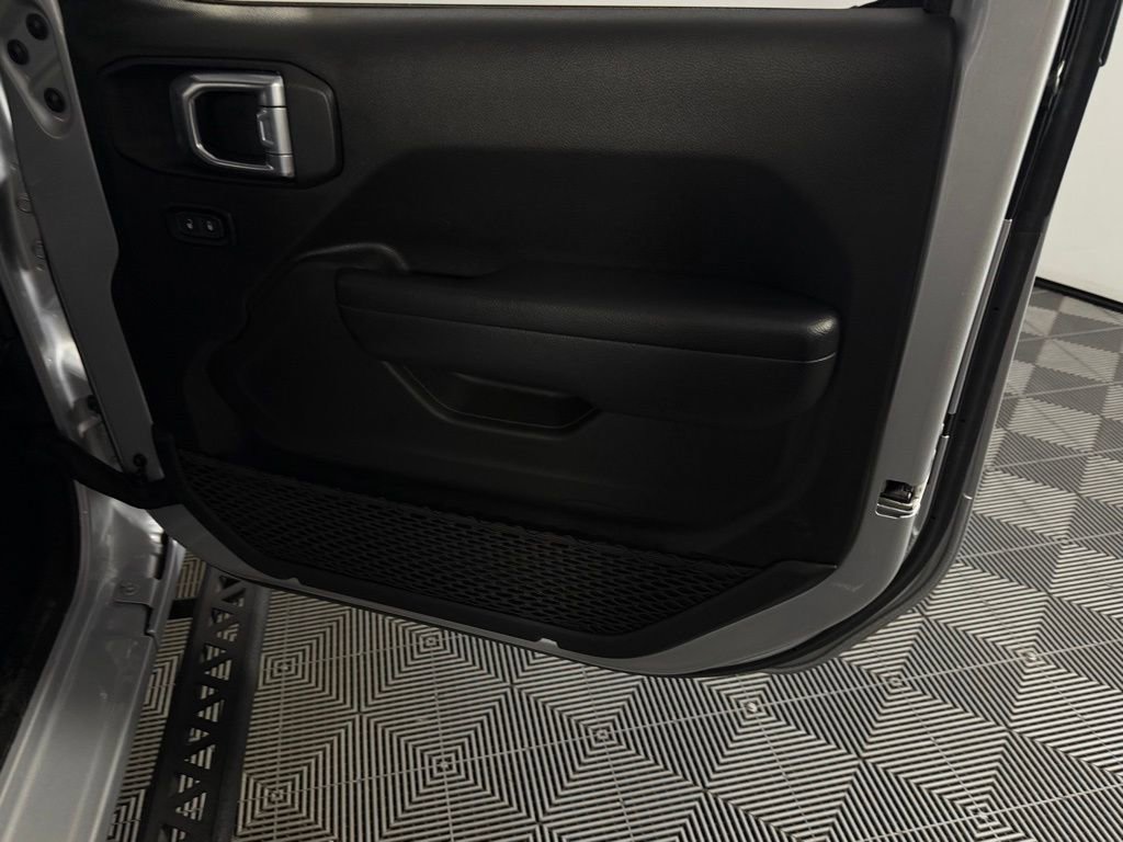 Used 2024 Jeep Wrangler Sport S image 30