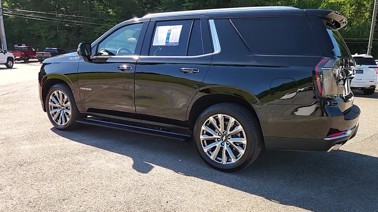 Used 2025 Chevrolet Tahoe High Country AWD/4WD image 4