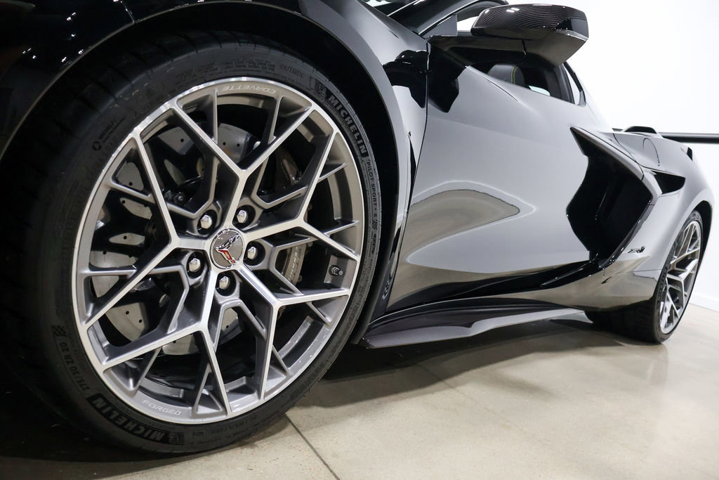 Used 2026 Chevrolet Corvette ZR1 w/ ZR1 Carbon Fiber Aero Package image 30