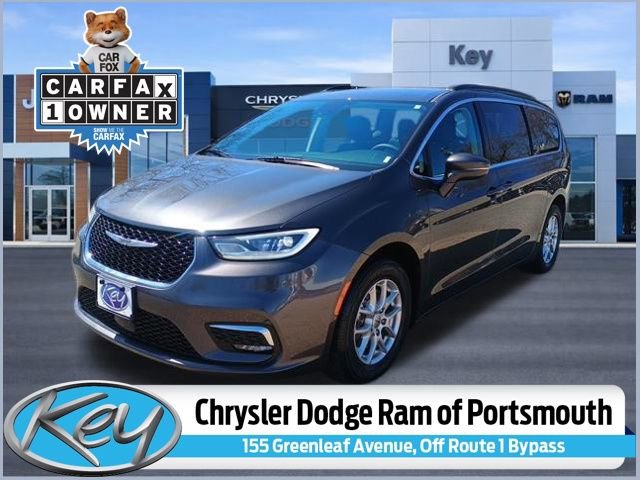 Used 2022 Chrysler Pacifica Touring-L