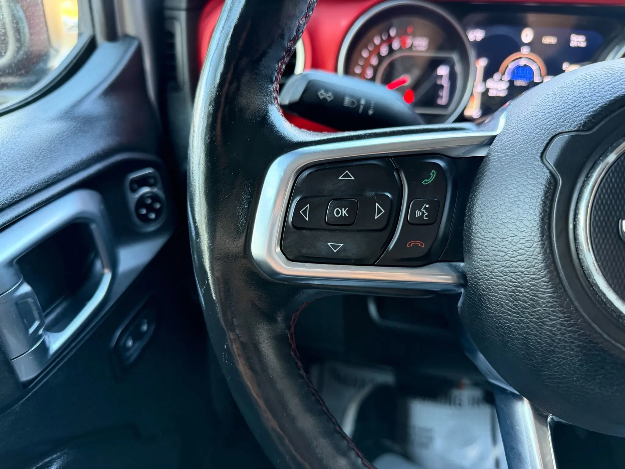 Used 2018 Jeep Wrangler Unlimited Rubicon image 25