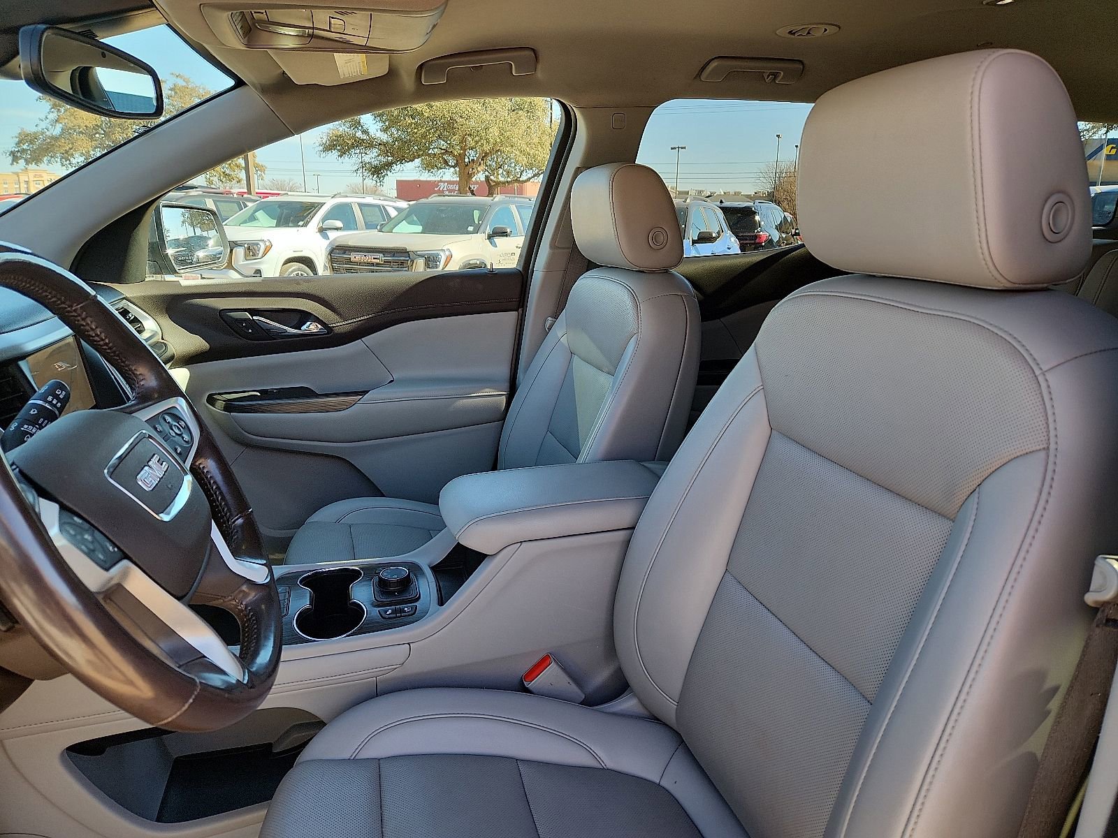 Used 2022 GMC Acadia SLT w/ Technology Package image 14