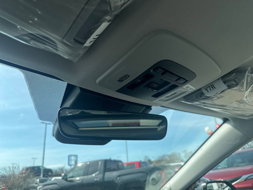 New 2026 Toyota Camry XLE AWD/4WD image 32