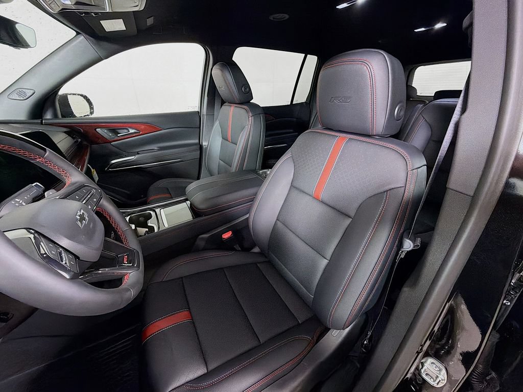 New 2026 Chevrolet Traverse RS w/ LPO, Floor Liner Package AWD/4WD image 11
