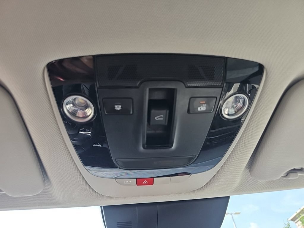 Certified 2025 Kia Sportage EX w/ Premium Package FWD image 46