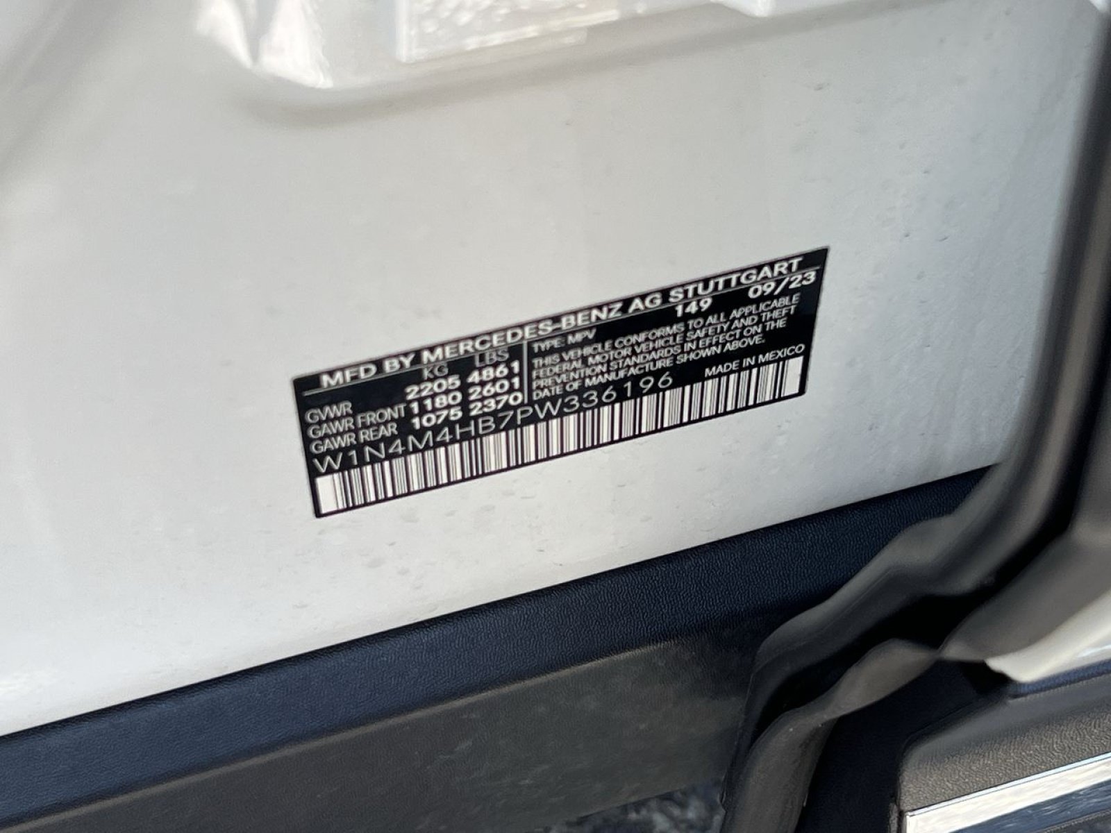 Used 2023 Mercedes-Benz GLB 250 4MATIC image 32