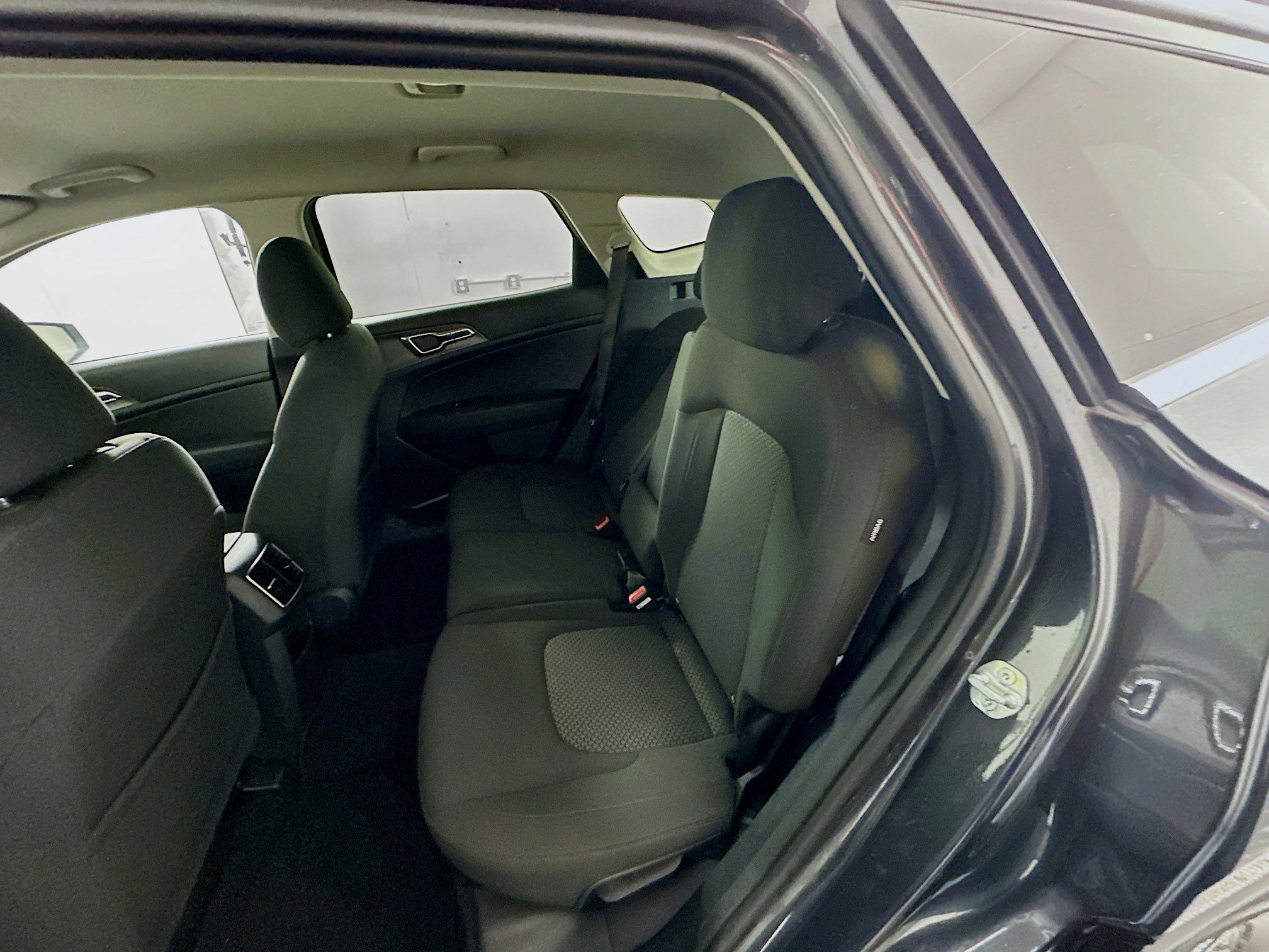 Used 2025 Kia Sportage LX image 27