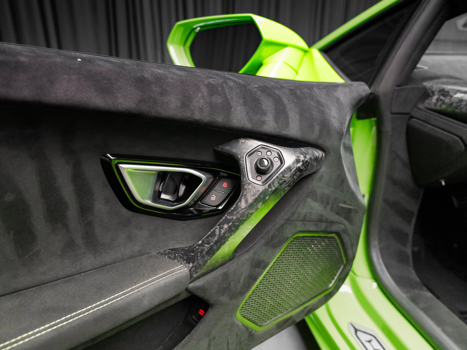 Used 2018 Lamborghini Huracan Performante AWD/4WD image 66