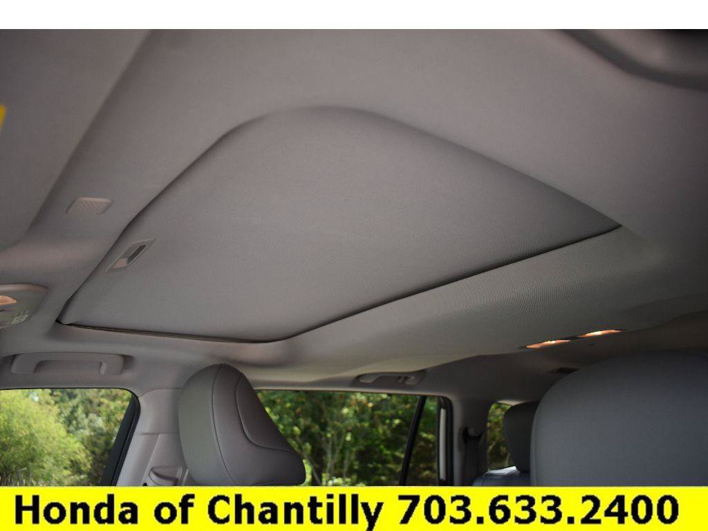 Used 2022 Toyota Highlander XLE AWD/4WD image 20