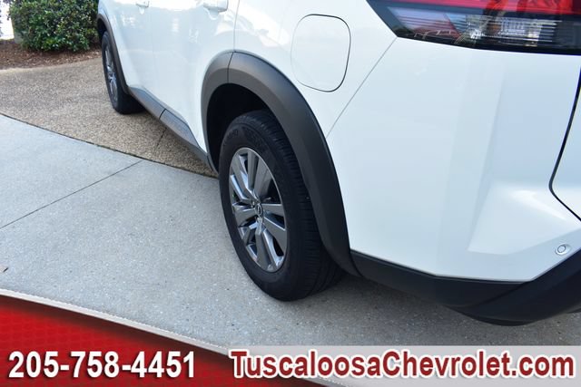 Used 2024 Nissan Pathfinder SV AWD/4WD image 17