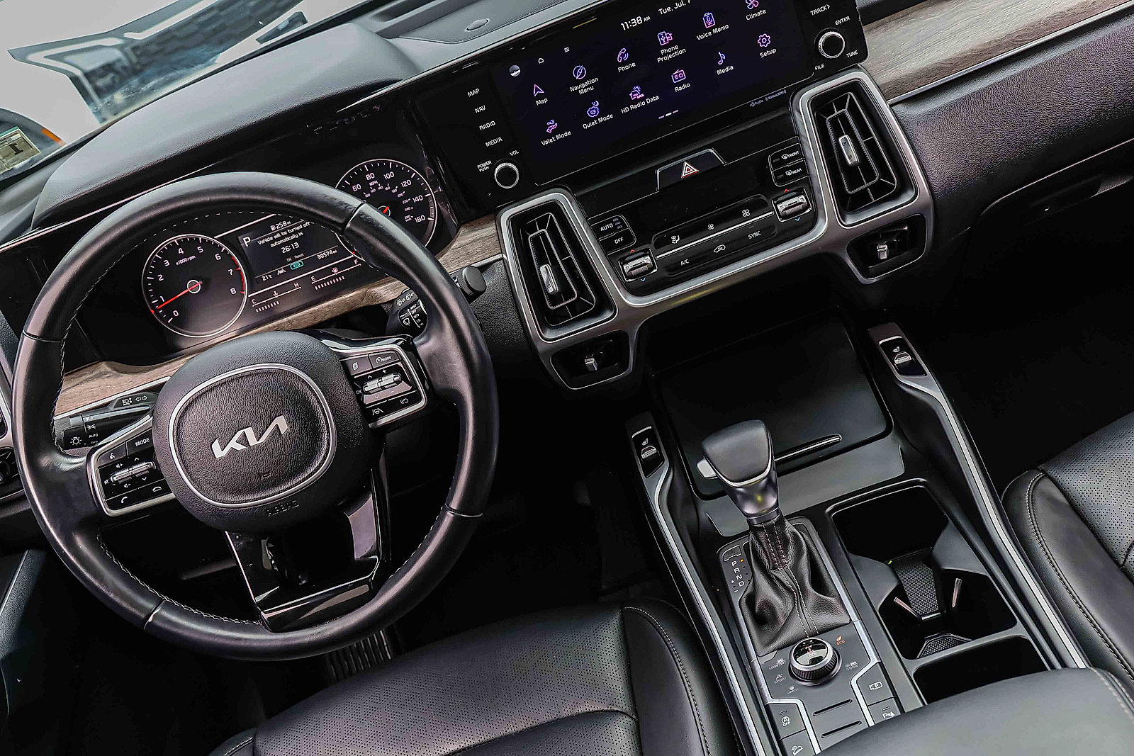 Certified 2023 Kia Sorento S w/ Panoramic Sunroof Package AWD/4WD image 18