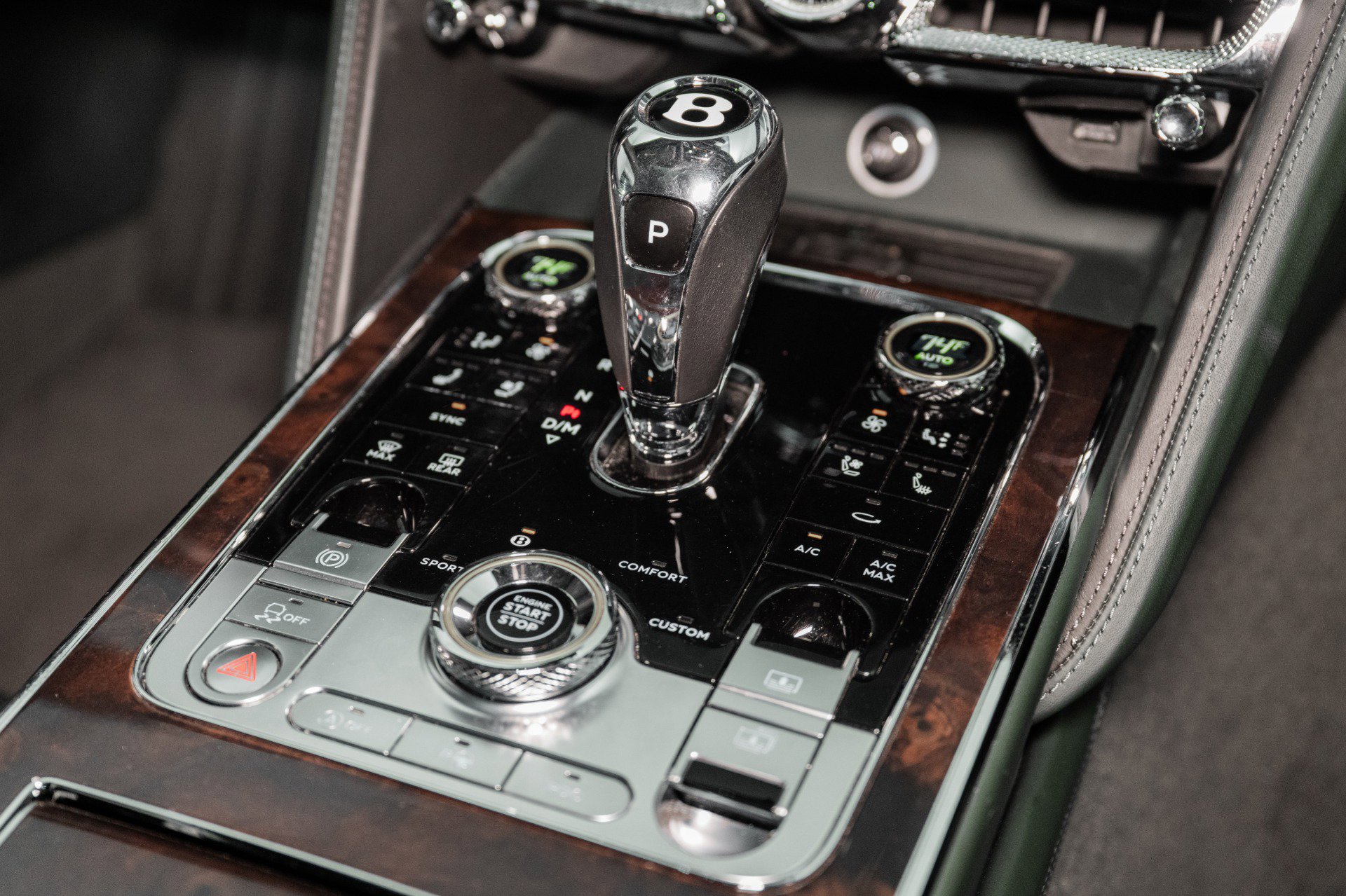 Used 2022 Bentley Flying Spur V8 image 42