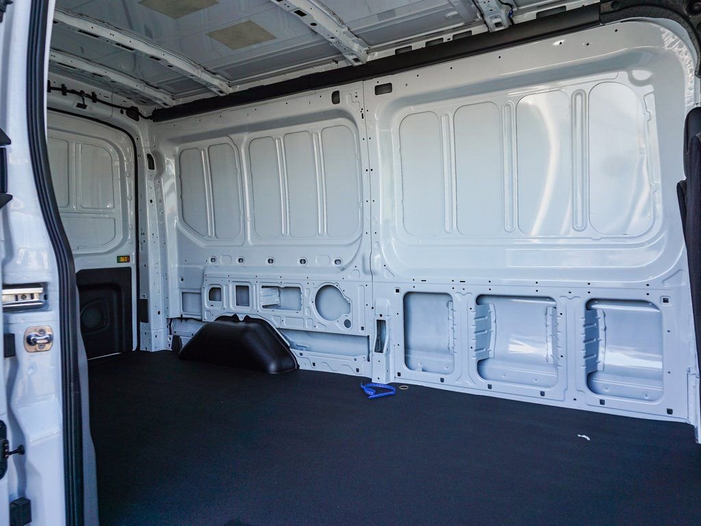 New 2024 Ford E-Transit Base image 13