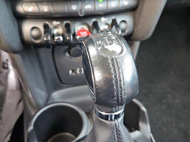 Used 2018 MINI Cooper 2-Door Hardtop image 10