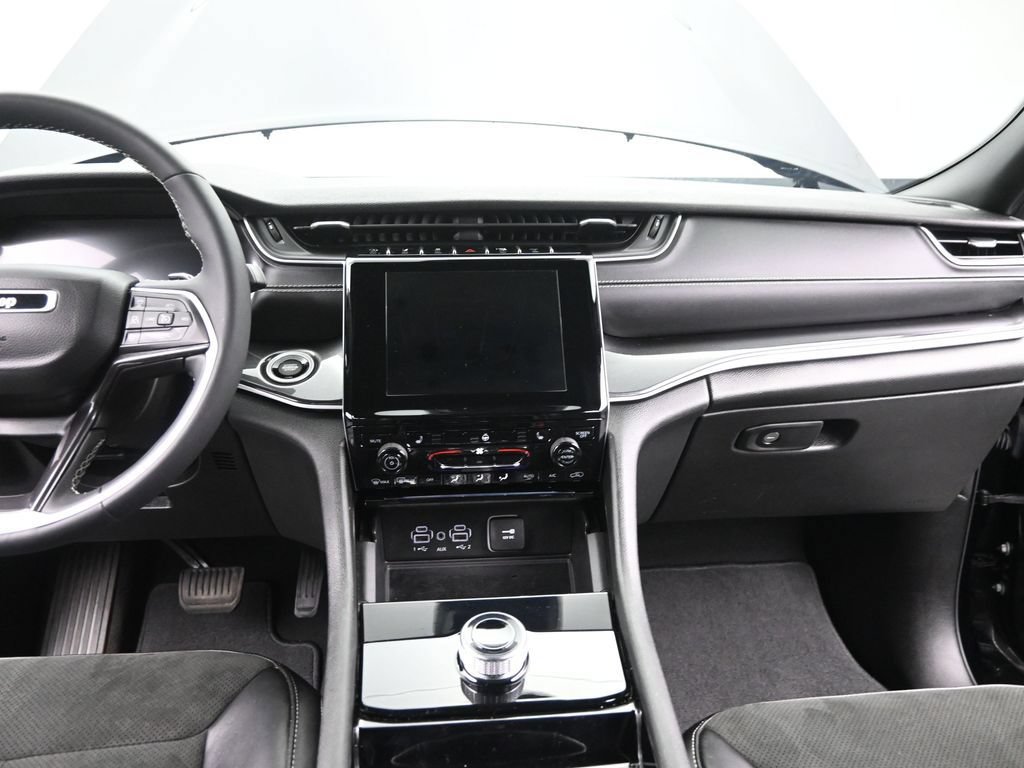 Used 2023 Jeep Grand Cherokee Altitude AWD/4WD image 23