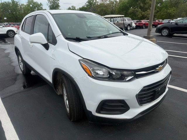 Used 2021 Chevrolet Trax LS w/ Tint and Cruise Package image 3