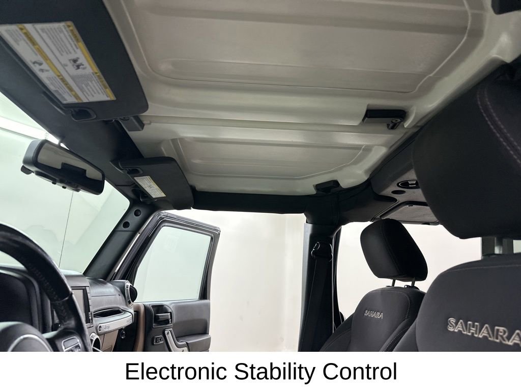 Used 2017 Jeep Wrangler Unlimited Sahara w/ Connectivity Group image 30