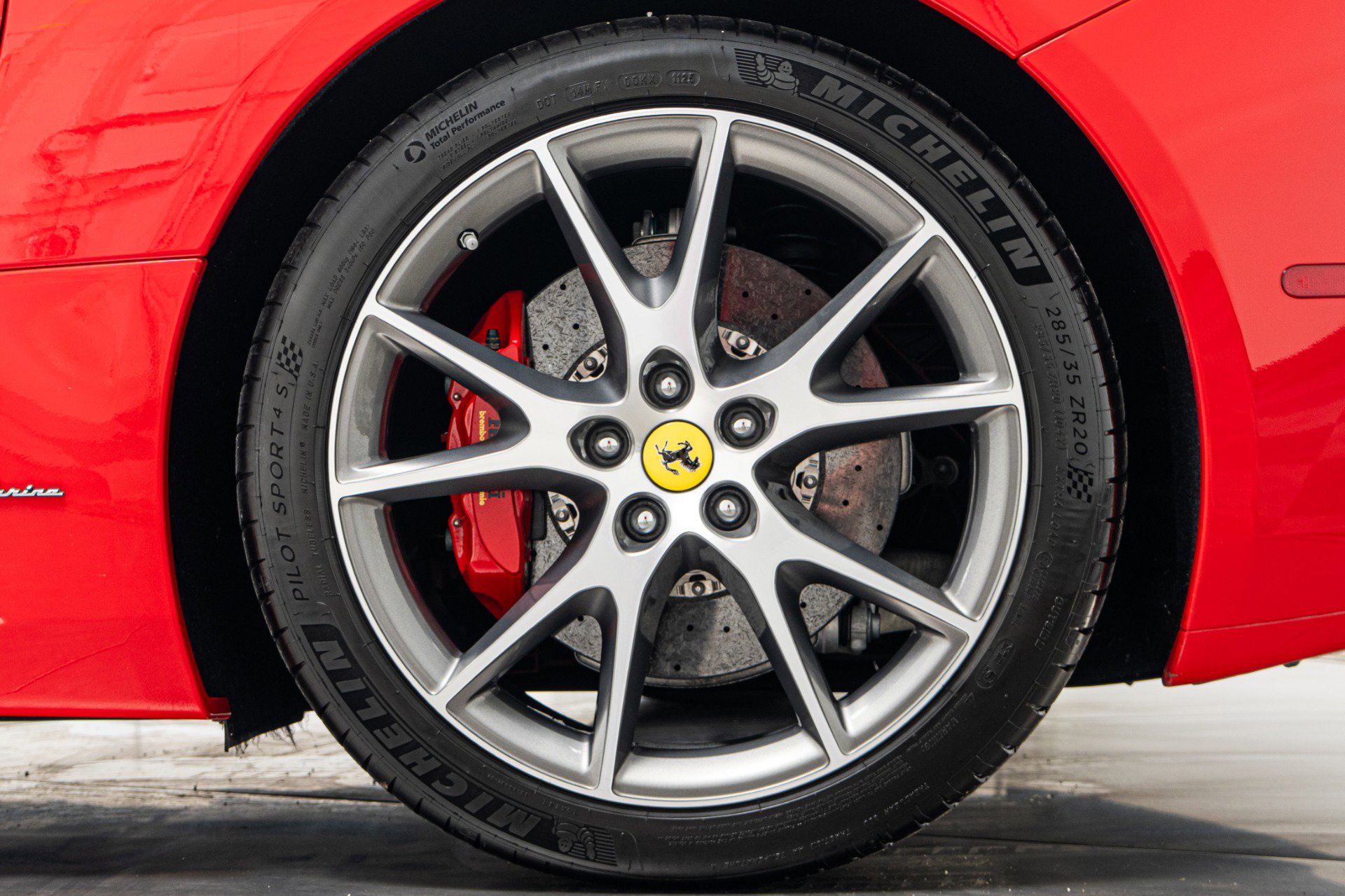 Used 2013 Ferrari California RWD image 11