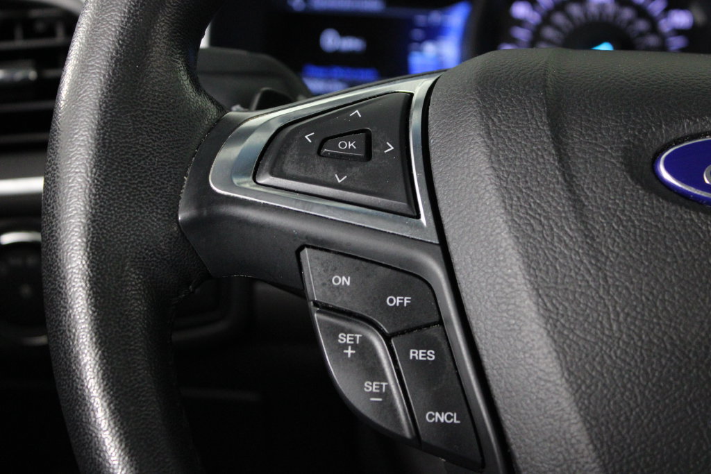 Used 2017 Ford Edge Titanium w/ Equipment Group 301A AWD/4WD image 28