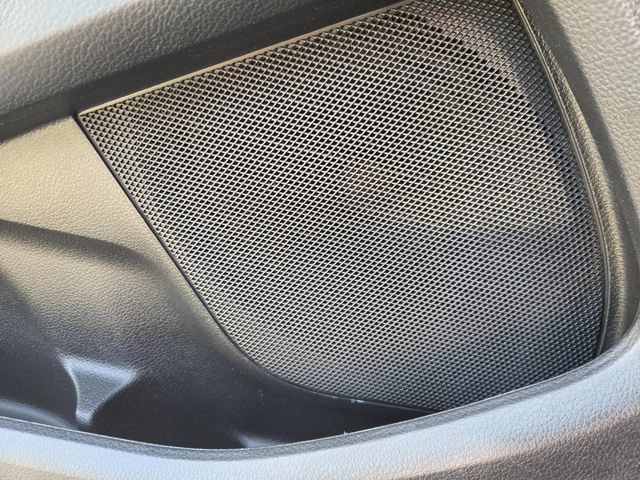 Used 2016 Ford Explorer XLT w/ Equipment Group 202A FWD image 16