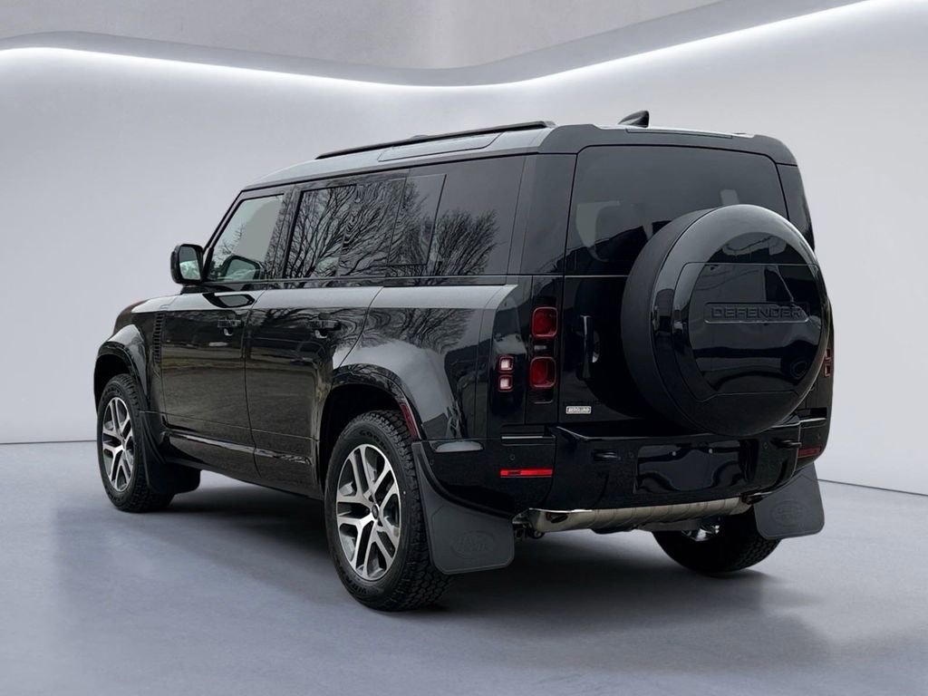 New 2025 Land Rover Defender 110 X-Dynamic SE image 5