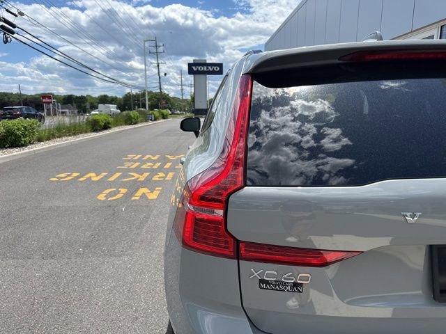 Certified 2025 Volvo XC60 B5 Plus AWD/4WD image 10