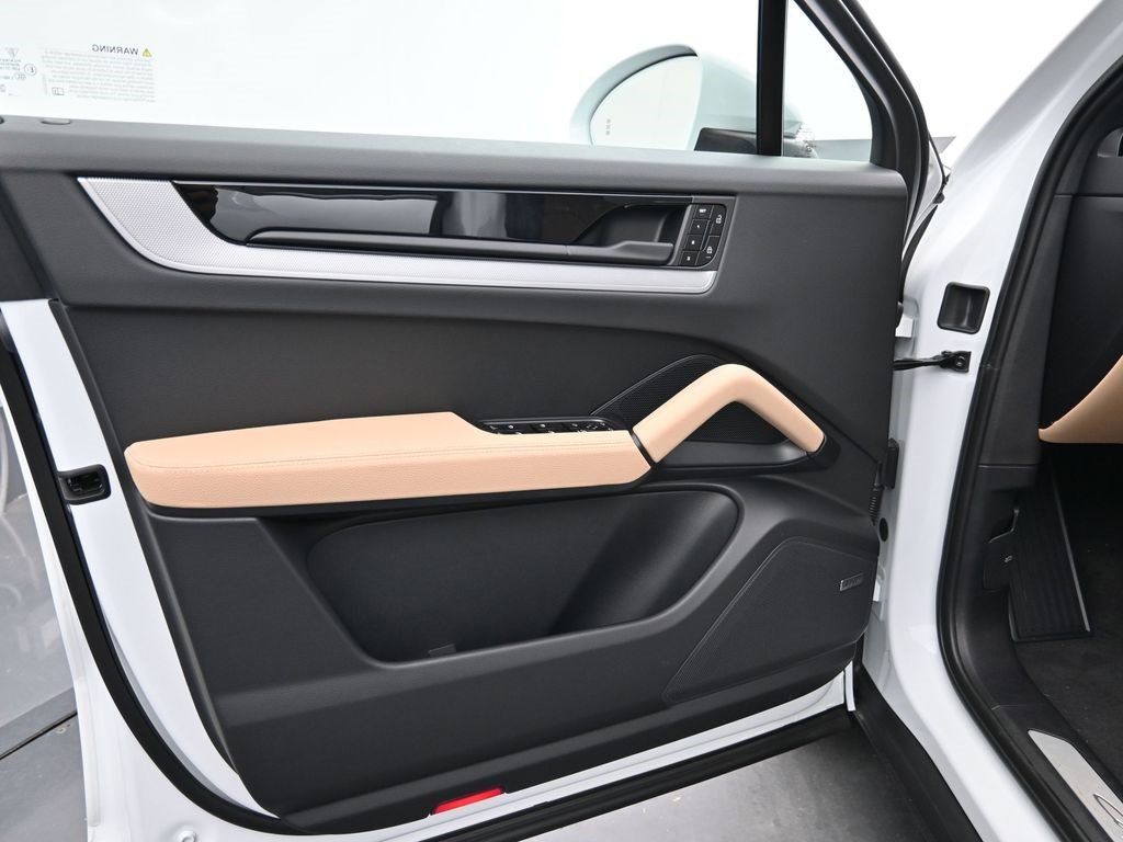 New 2025 Porsche Cayenne Coupe image 18