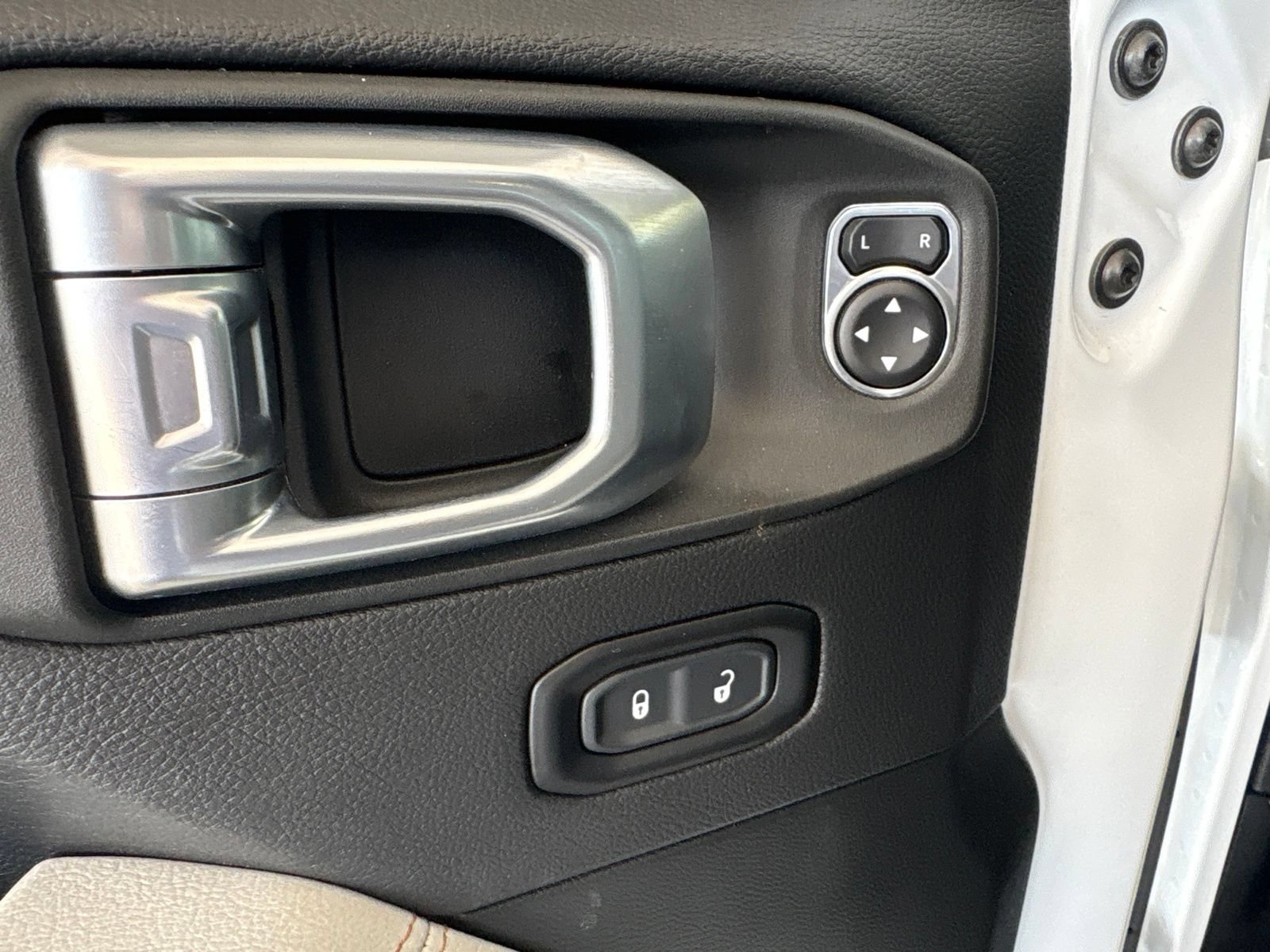 Used 2021 Jeep Wrangler Unlimited Sahara AWD/4WD image 11