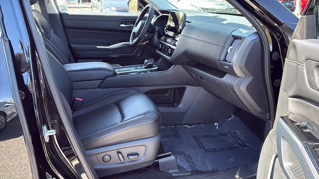 Used 2023 Nissan Pathfinder SL image 12