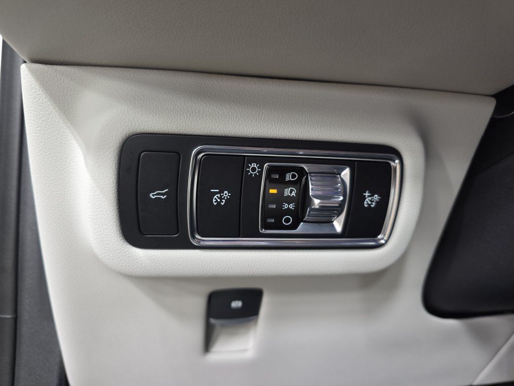 Used 2026 Lincoln Nautilus Reserve AWD/4WD image 24