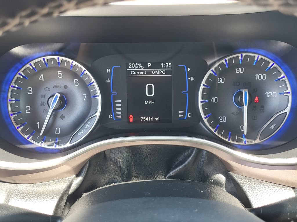 Used 2023 Chrysler Voyager LX FWD image 16