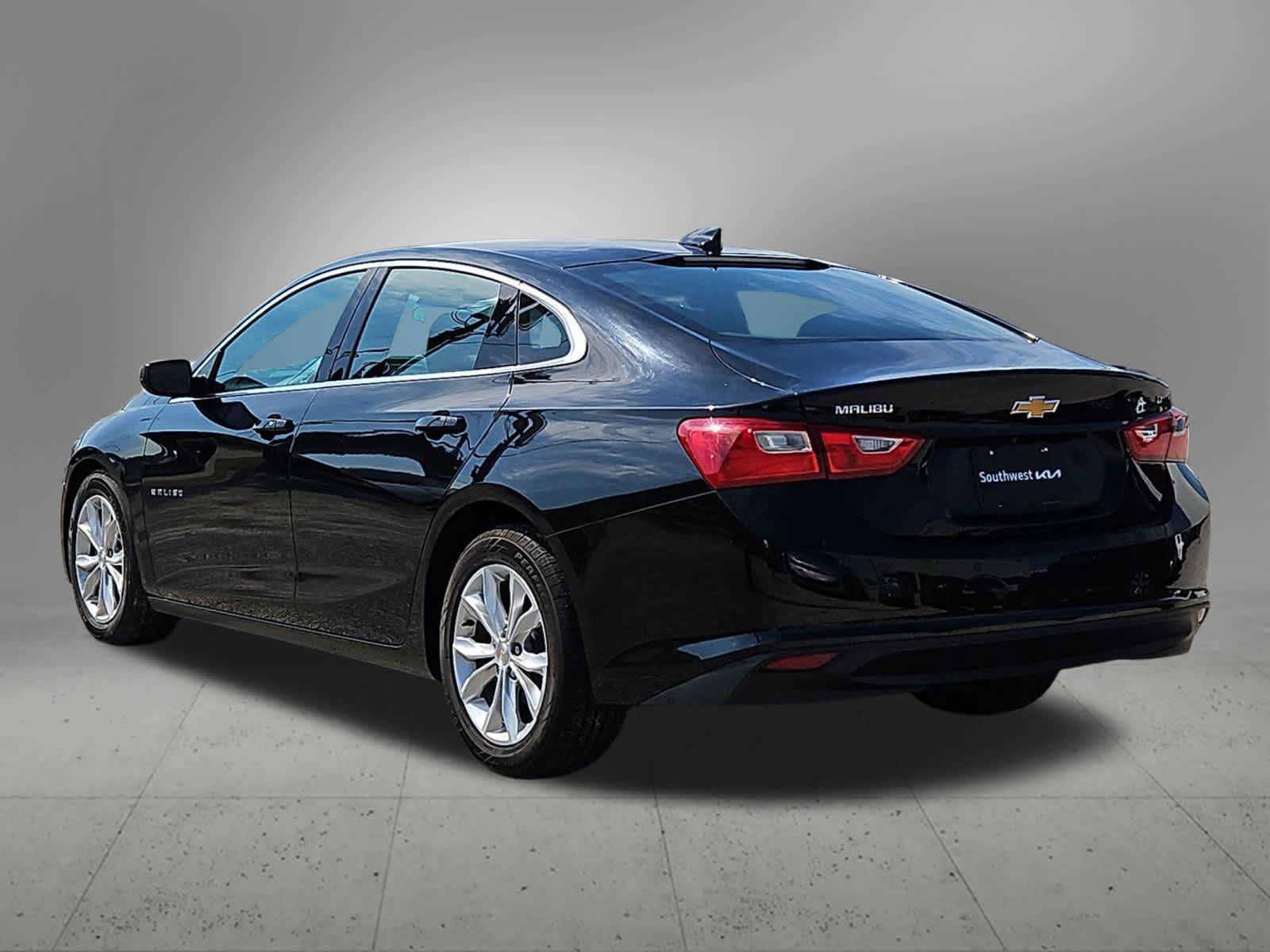 Used 2025 Chevrolet Malibu LT FWD image 4