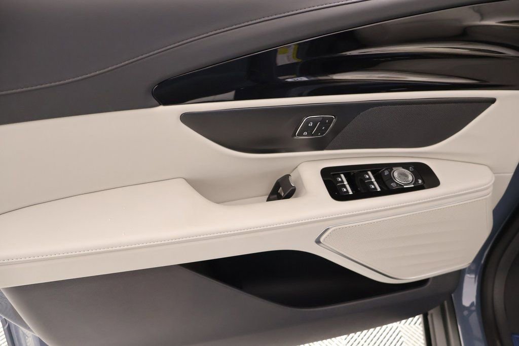 New 2026 Lincoln Nautilus Premier image 15