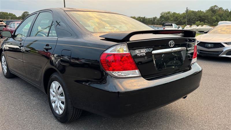 Used 2005 Toyota Camry LE FWD image 16