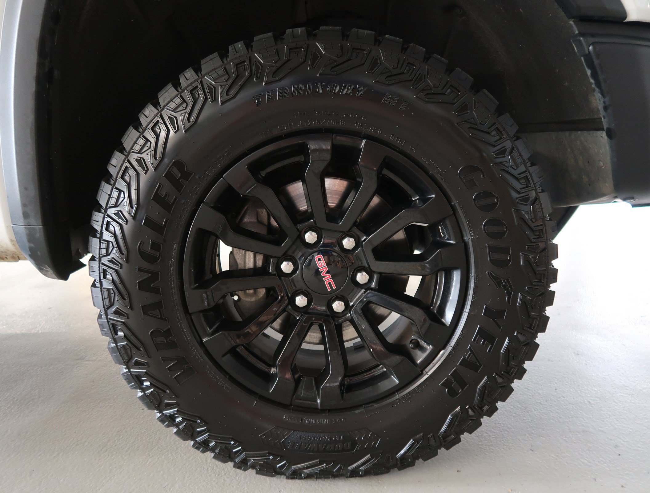 Used 2023 GMC Sierra 1500 AT4X AWD/4WD image 46