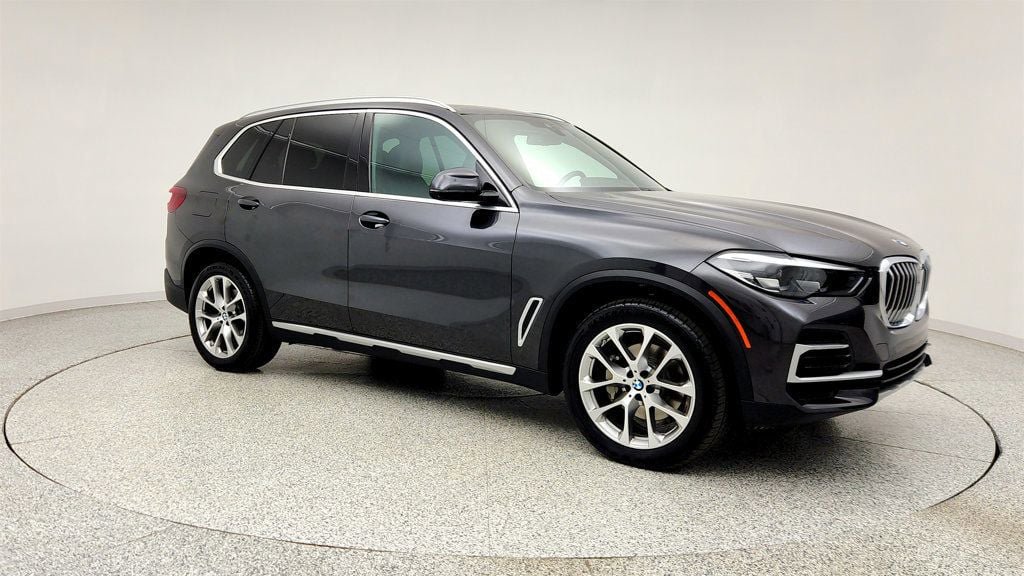 Used 2022 BMW X5 xDrive40i w/ Premium Package AWD/4WD image 3
