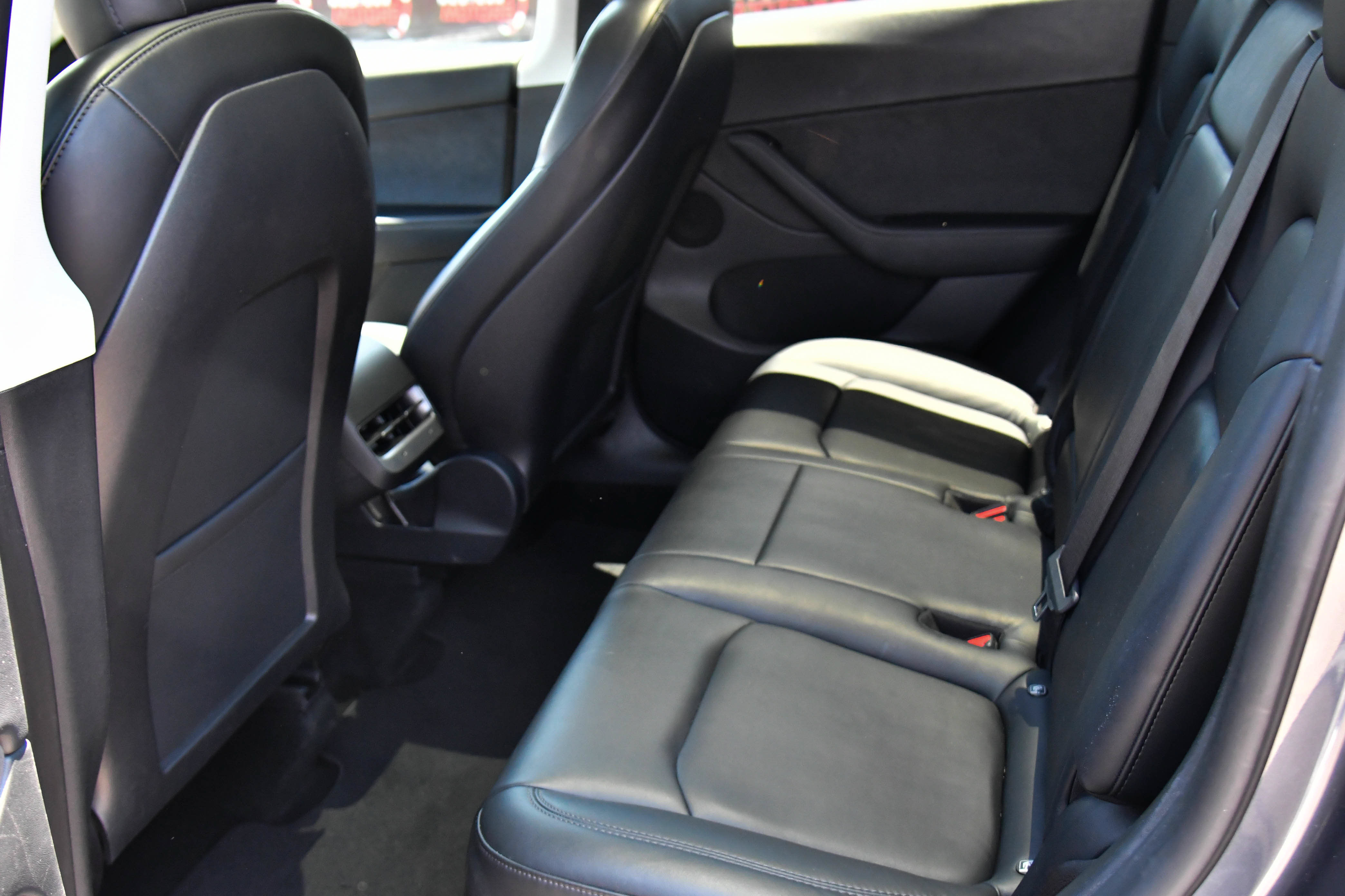 Used 2022 Tesla Model Y Performance AWD/4WD image 31