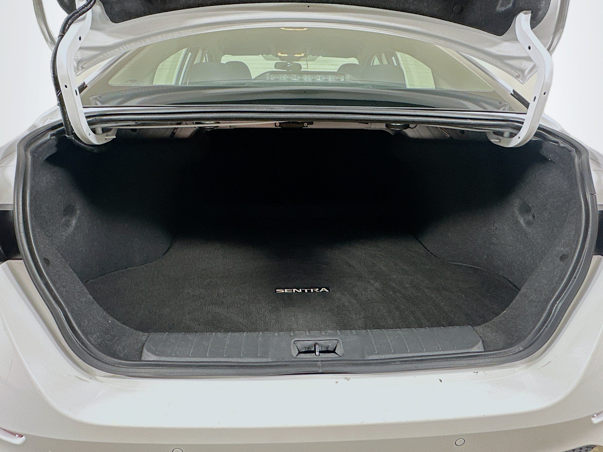 Used 2025 Nissan Sentra SV FWD image 27