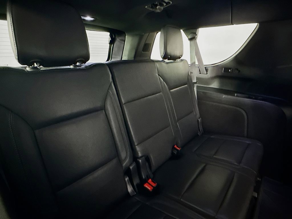 Used 2023 Chevrolet Suburban Z71 w/ Luxury Package AWD/4WD image 30