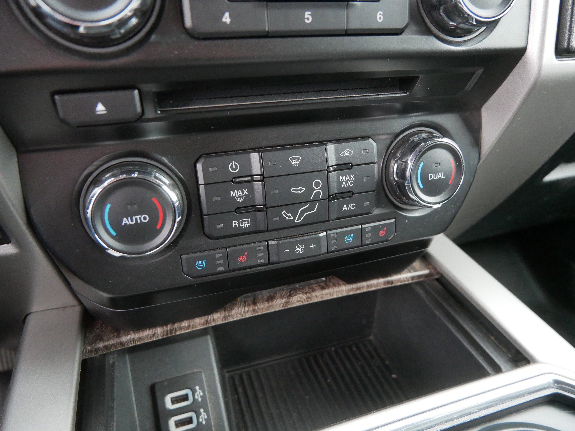 Used 2017 Ford F350 Lariat w/ Chrome Package AWD/4WD image 31