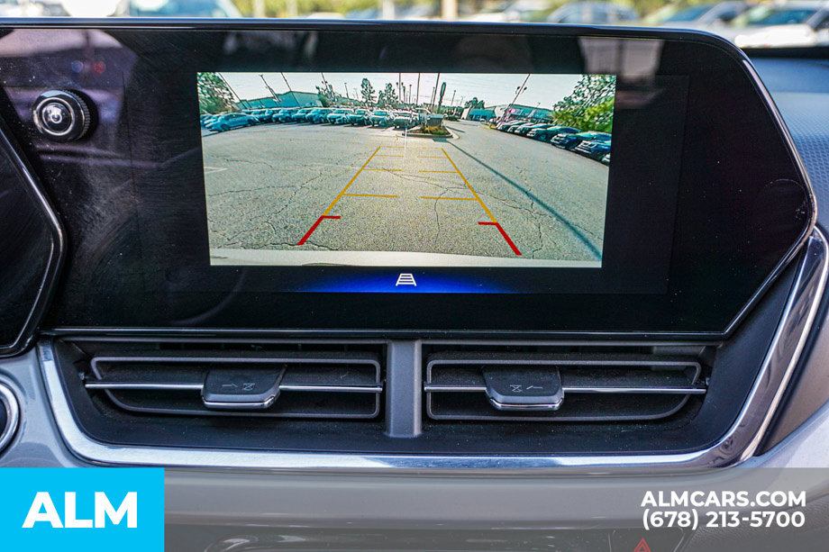 Used 2025 Chevrolet Trax LT FWD image 34