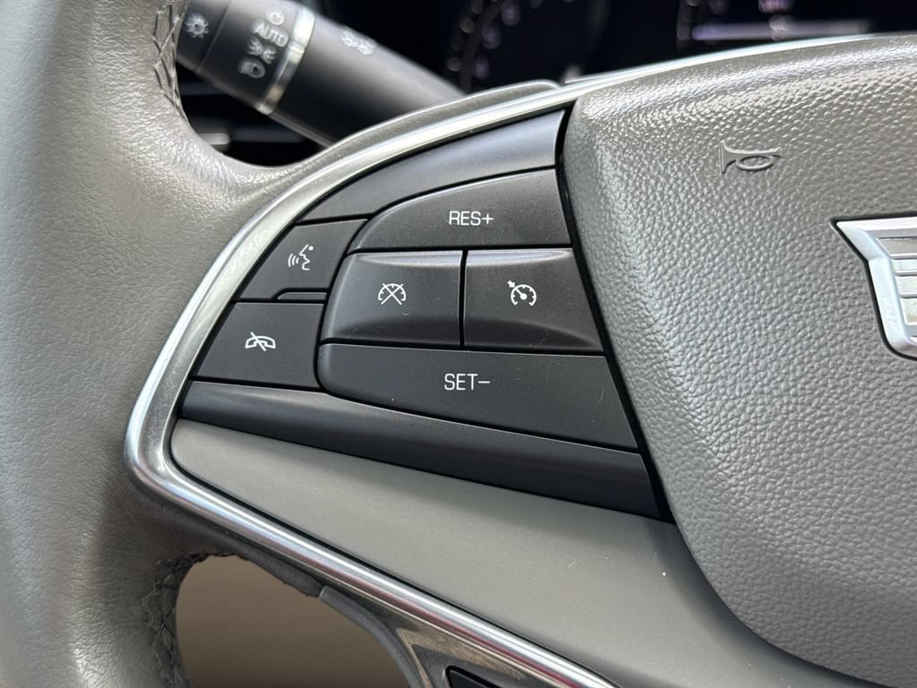 Used 2018 Cadillac XT5 Luxury w/ Driver Awareness Package FWD image 43