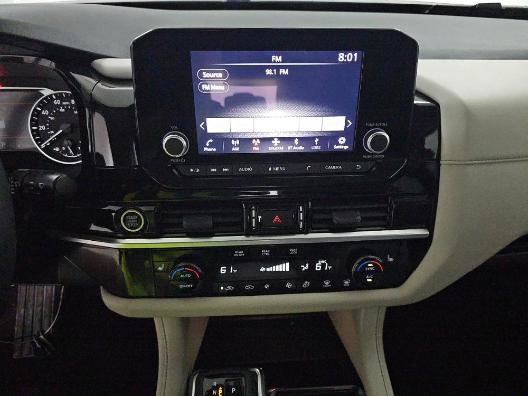 Used 2023 Nissan Pathfinder SV w/ Black Appearance Package image 7