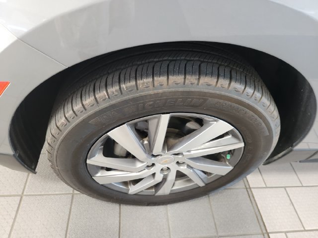 Used 2024 Chevrolet Equinox LT FWD image 8
