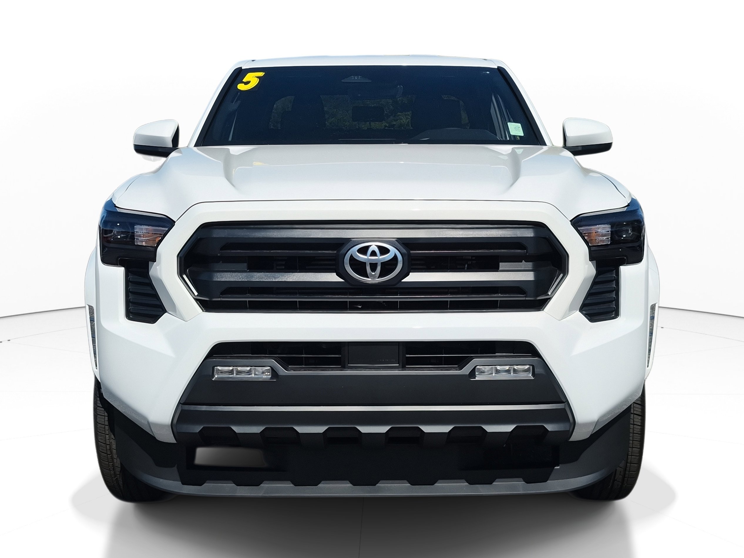 Used 2025 Toyota Tacoma SR5 image 2