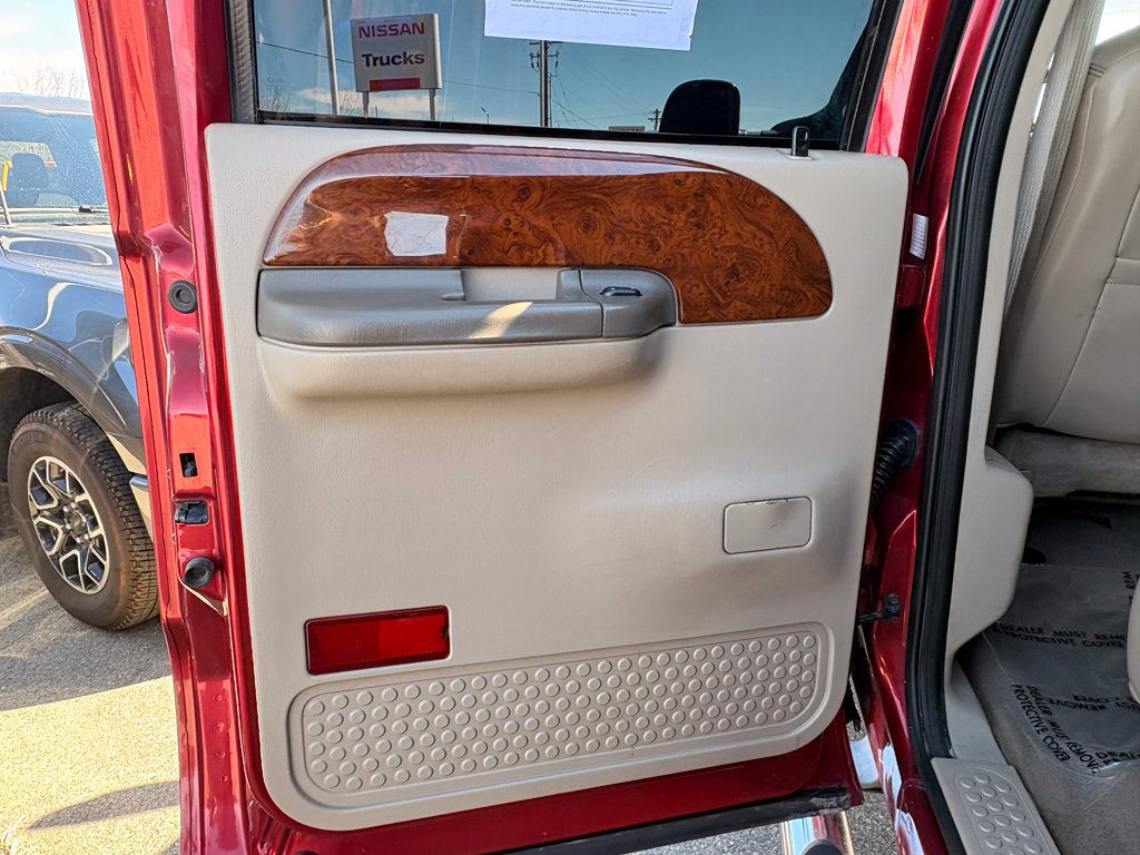 Used 2003 Ford F250 XLT image 12