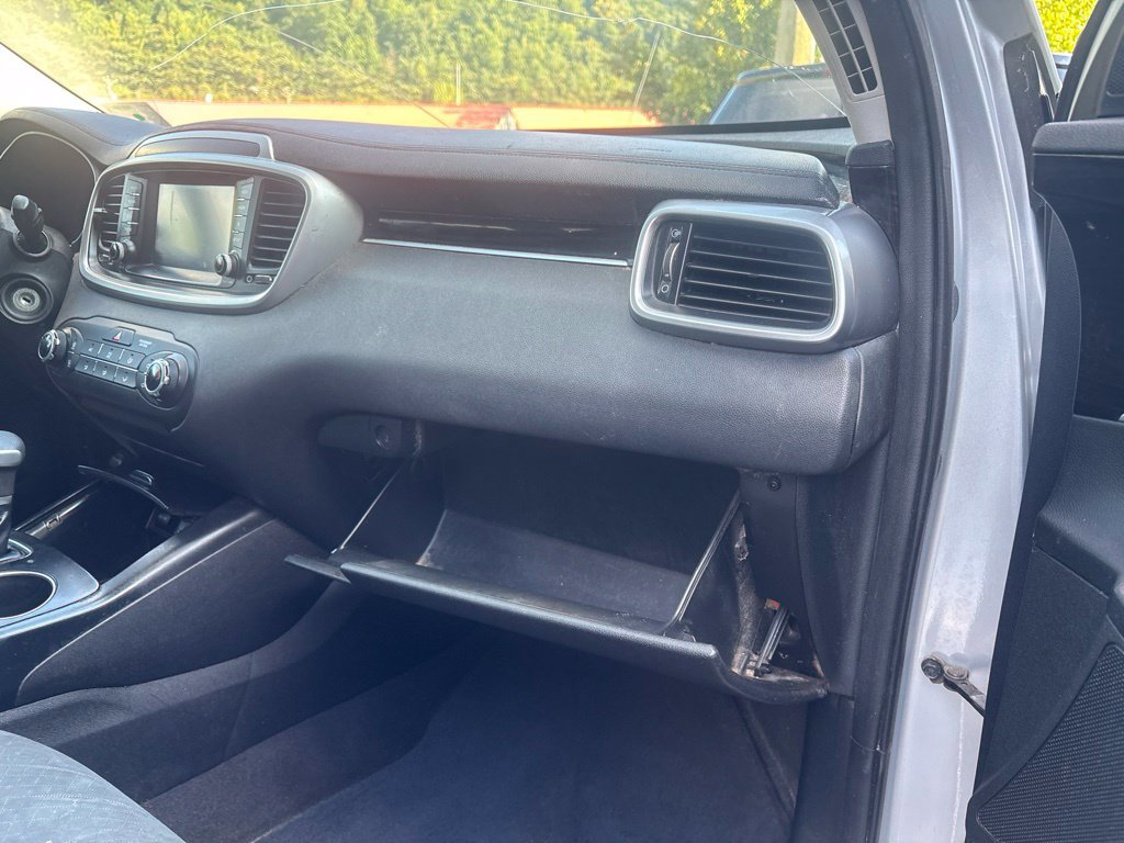 Used 2019 Kia Sorento L FWD image 18