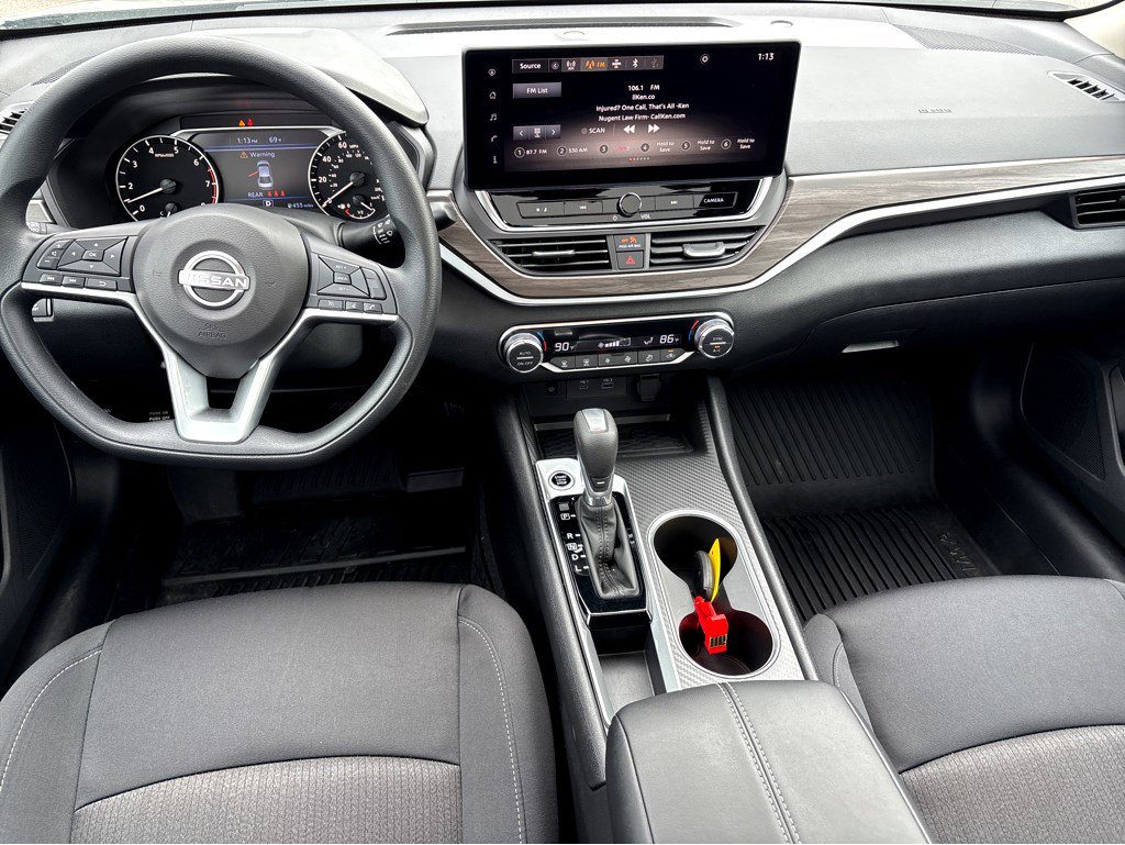 Used 2025 Nissan Altima 2.5 SV w/ SV Special Edition Package FWD image 4