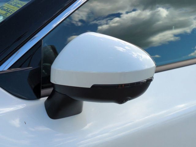 Used 2023 Nissan Rogue SL w/ SL Premium Package image 11