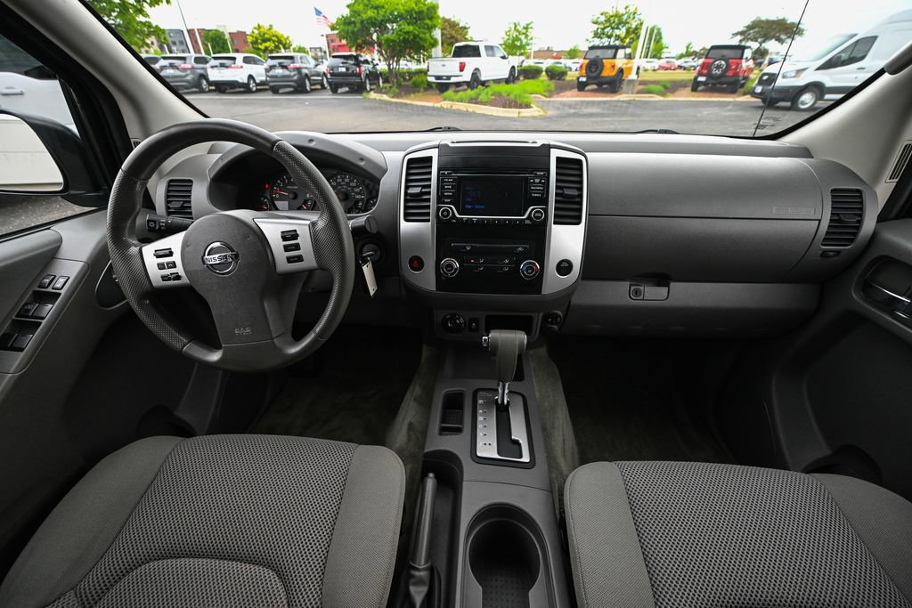 Used 2018 Nissan Frontier SV AWD/4WD image 30